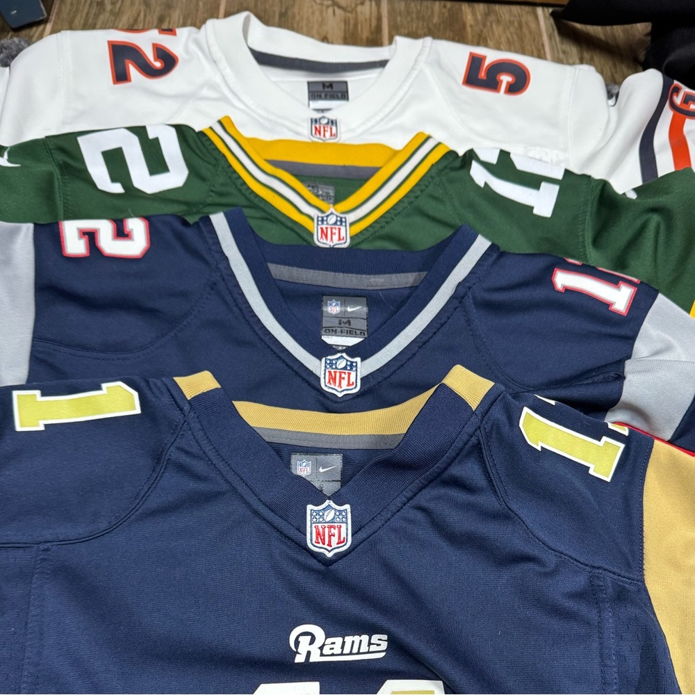 NFL kids Jerseys Sz M. 4 in bundle. Names in next pic.